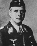 Гарри фон Бюлов-Боткамп в форме Люфтваффе в годы Второй мировой войны.