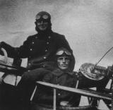 Готтфрид Эманн со своим летчиком Фридрихом Хуффцки.
