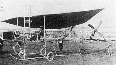 Один из первых французских аэропланов