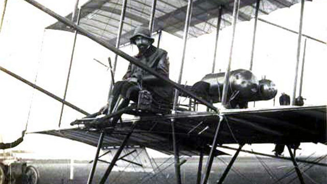 Джулио Гавотти - первый авиатор, выполнивший бомбометание с воздуха, 1910 г.