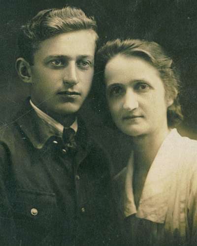 Жена Вера Петровна и сын Борис - семья военного лётчика Александра Кульвинского