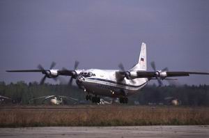 транспортный самолет Ан-12